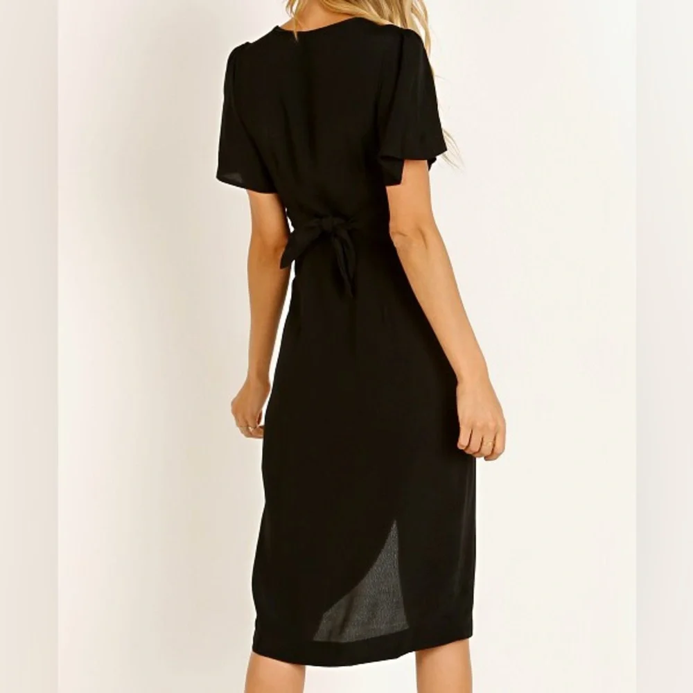 ASTR the Label Cole Midi Dress with tie Midi NWOT - Picture 3 of 9